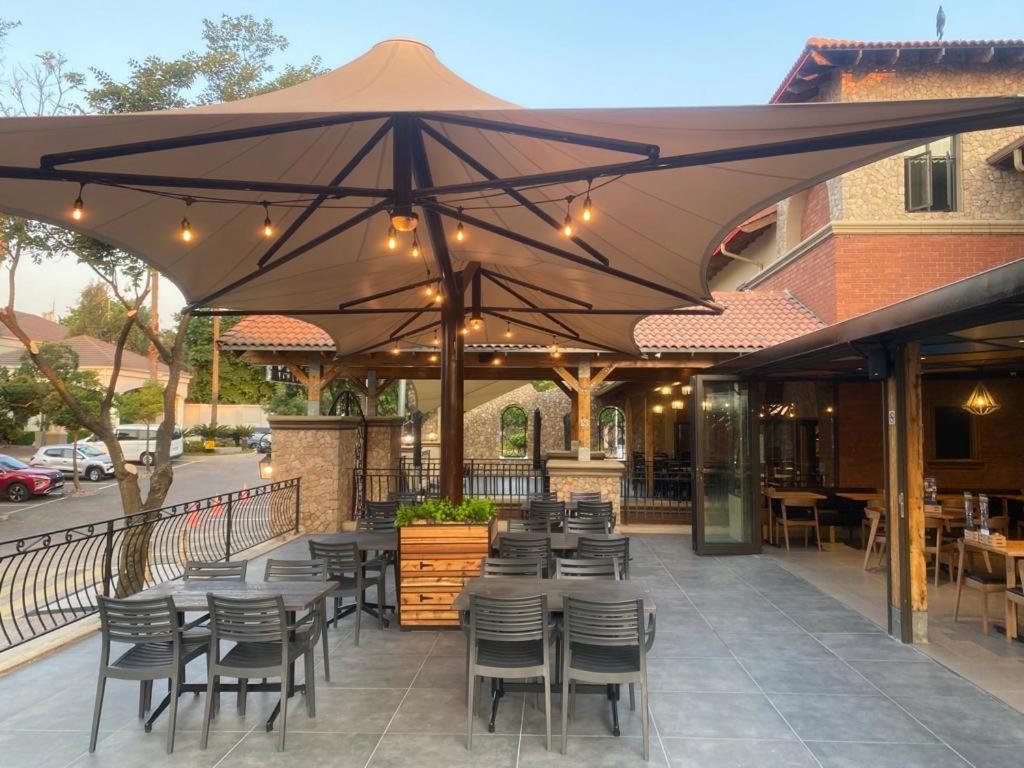 Garden Court Morningside Sandton Йоханнесбург Экстерьер фото